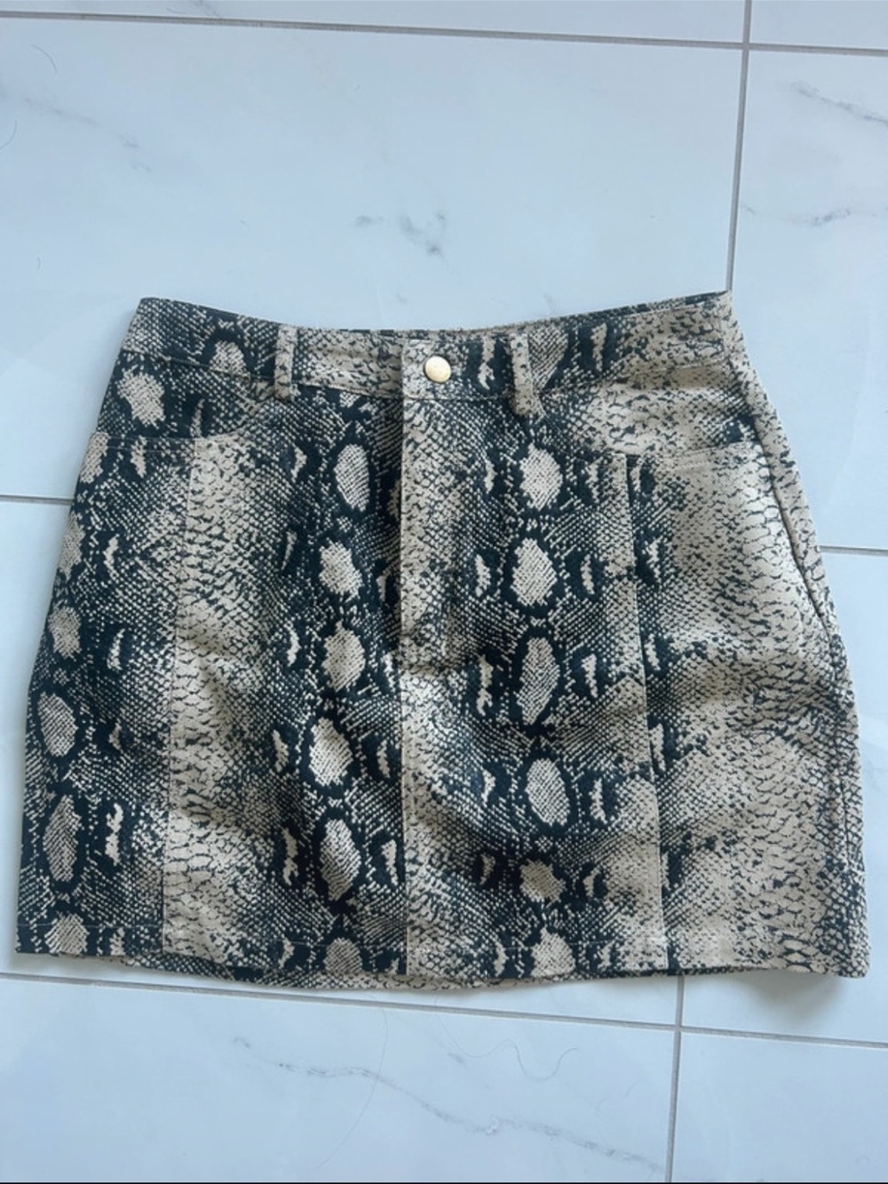 Le Lis Snake-Print Mini Skirt in Black and Cream